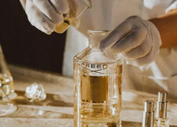 Kering confirma venda de unidade de beleza para a L’Oréal por US$ 4,66 bilhões