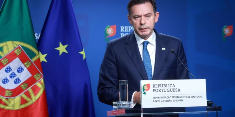 Consenso sobre empréstimo de reparações à Ucrânia “não está fácil de alcançar”, diz Montenegro