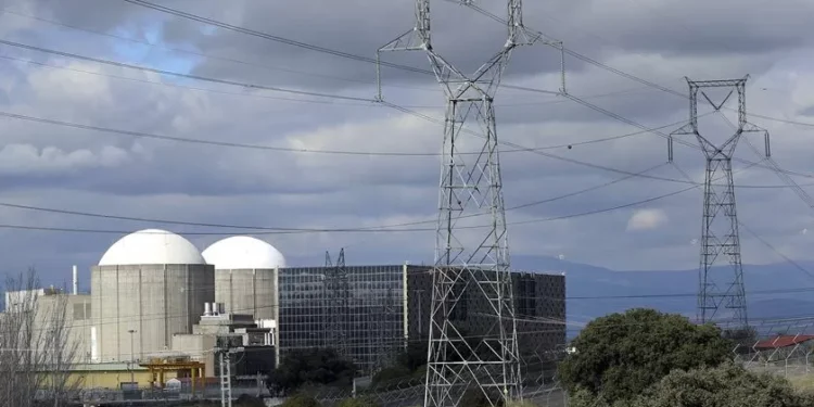 Iberdrola vai pedir prolongamento da vida útil da central nuclear de Almaraz até ao final do mês