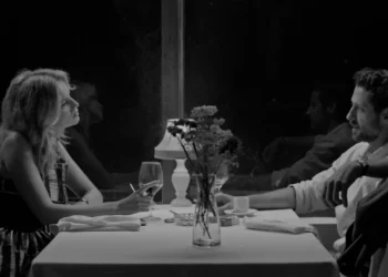 Um livro de Cardoso Pires e o argumento de António-Pedro Vasconcelos num filme sobre um país a preto-e-branco