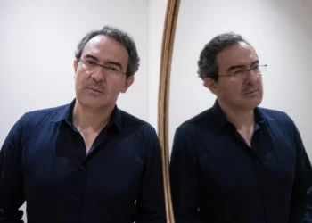 Juan Gabriel Vásquez: “A única tarefa do escritor é contar aquilo que nem o jornalista, nem o historiador podem contar”