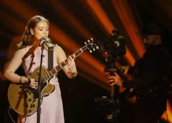 Pré-venda para concerto de Laufey em Lisboa esgota bilhetes em poucos minutos