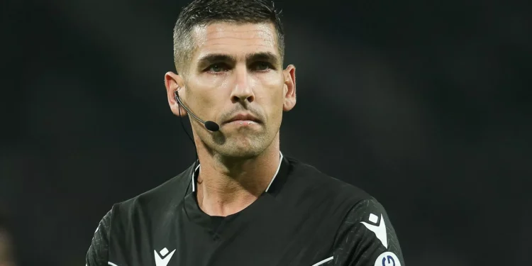 Nota 4 para Fábio Veríssimo. “Muito boa arbitragem, num jogo difícil”