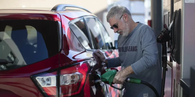 Preços dos combustíveis: gasóleo sobe, gasolina desce