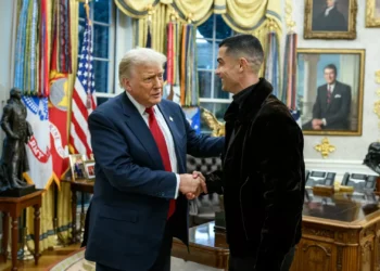 Ronaldo recebido por Trump. Circulam várias imagens falsas de encontro na Sala Oval