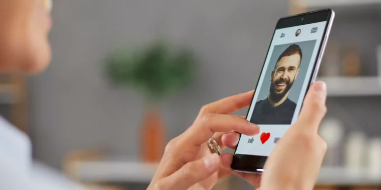 Tinder testa IA que analisa suas fotos para encontrar combinações mais compatíveis