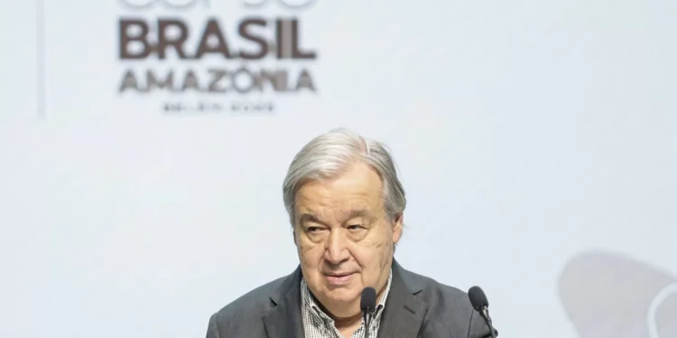 Guterres pede planos claros para transição dos combustíveis fósseis