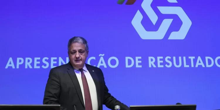 Lucros da Caixa sobem 2% para 1400 milhões de euros até setembro
