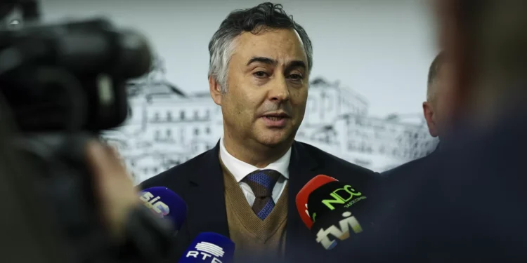 “Não servimos agendas”: Jornalistas da RTP repudiam acusações do ministro da Educação