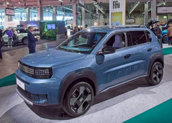 Fiat garante novo hatch popular brasileiro para 2026