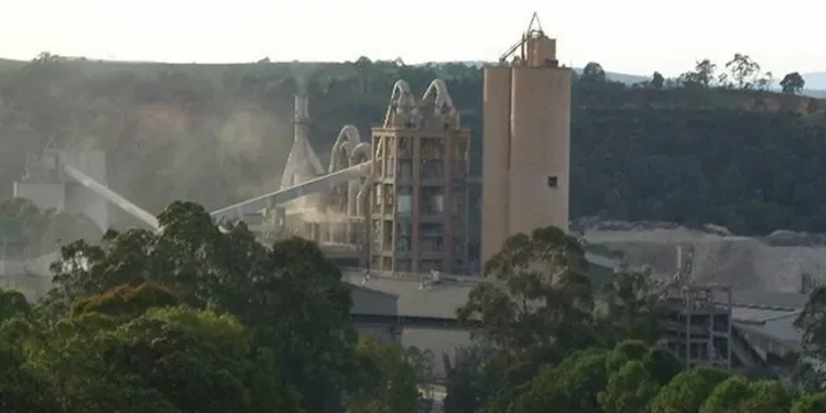 Cimenteira Secil vendida à espanhola Molins por 1,4 mil milhões