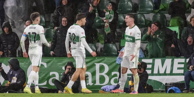 Martim Neto marca pelo Elche