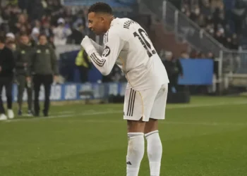 Real Madrid vence fora e mantêm distâncias para Barcelona