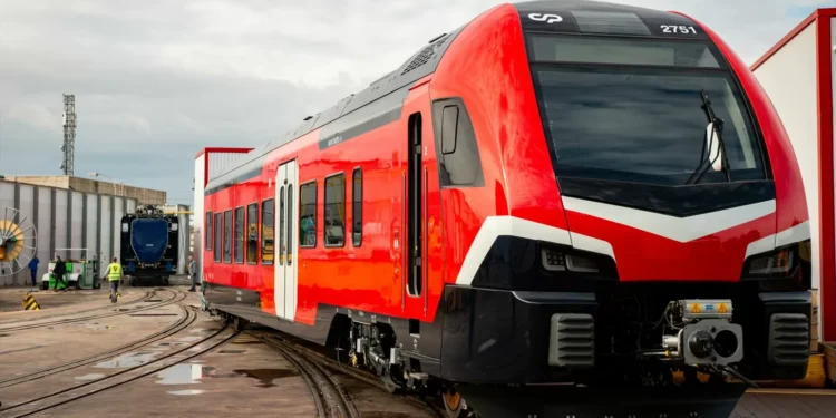 Já chegou o primeiro de 22 novos comboios regionais a Portugal