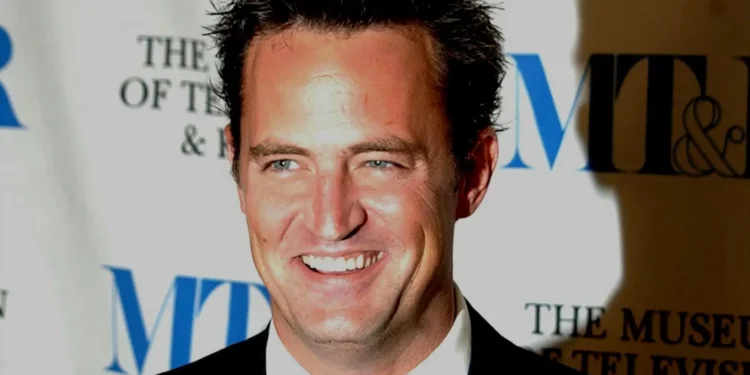 Médico que injetou droga no ator Matthew Perry condenado a dois anos e meio de prisão