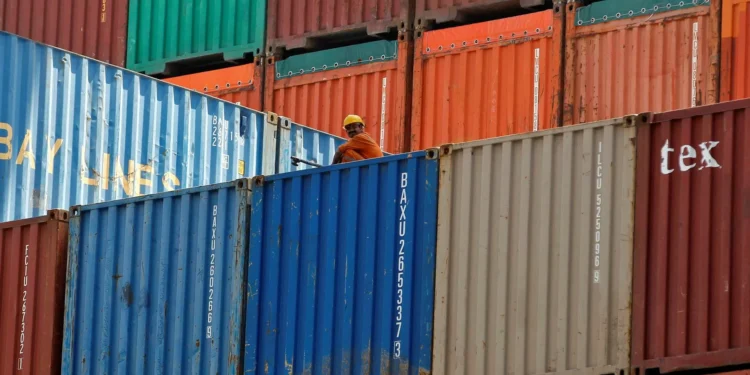 OCDE: Economia mundial deve abrandar para 2,9% em 2026, com “perspetivas frágeis”