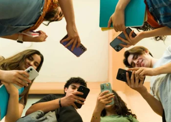 Olhar do Amanhã: proibir as redes sociais é o melhor caminho?