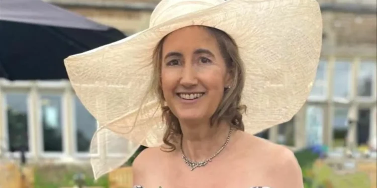 Morreu a escritora Sophie Kinsella, autora da saga “Shopaholic”