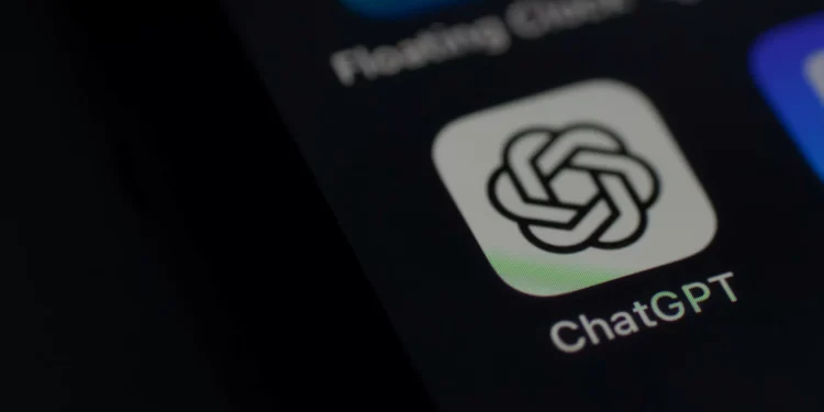 OpenAI testa anúncios no ChatGPT para usuários gratuitos e Go