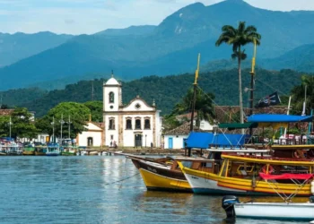 A história segue viva nas ruas e no clima dessa cidade