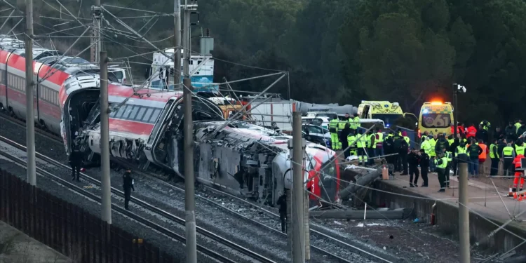 Acidente de comboios: Aumenta para 45 o número de mortos em Espanha