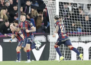 Luís Castro consegue importante triunfo nos descontos