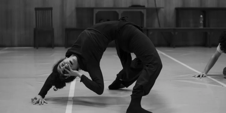 “Casa”, um espetáculo onde cabem quatro coreografias num pequeno palco