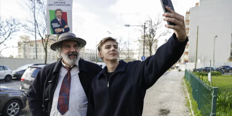 Manuel João Vieira e os Ferraris que prometeu em destaque no “The Guardian”