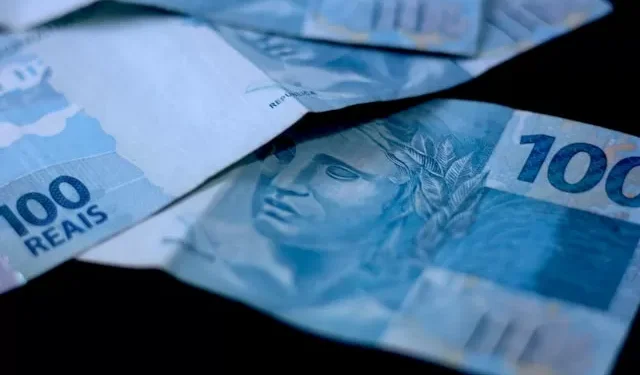 FIIs XPML11, BTLG11 e SNCI11 pagam dividendos nesta sexta-feira; veja valores