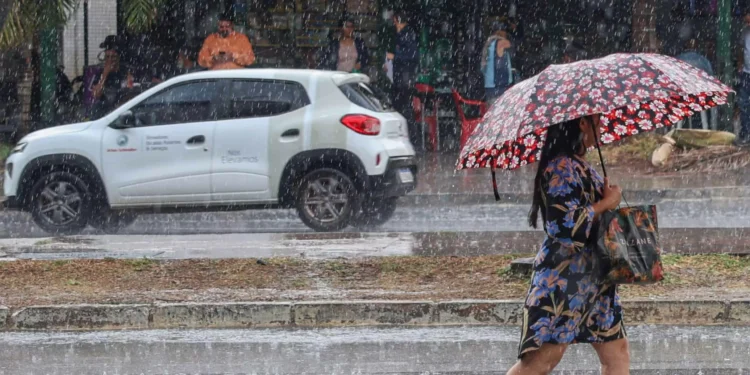 Frente fria vira a chave do verão e deve trazer dias seguidos de chuva ao Brasil