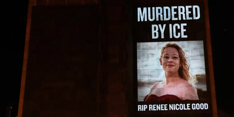 Quem era Renee Nicole Good, a mãe e poetisa morta pelo ICE?