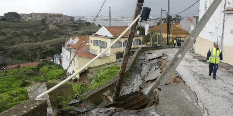 “Não é surpresa para ninguém”: Casas notificadas para demolição na Azinhaga dos Formozinhos têm problemas estruturais
