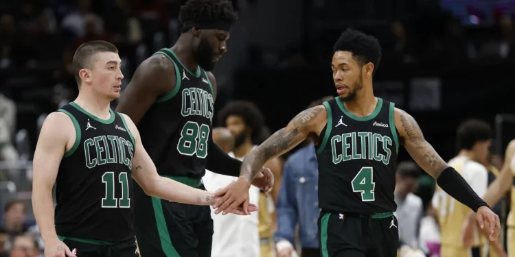 Queta marca oito pontos na vitória dos Celtics