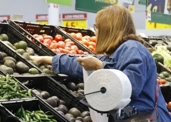 Cabaz alimentar da Deco aumentou quase 70 euros desde o início da guerra na Ucrânia