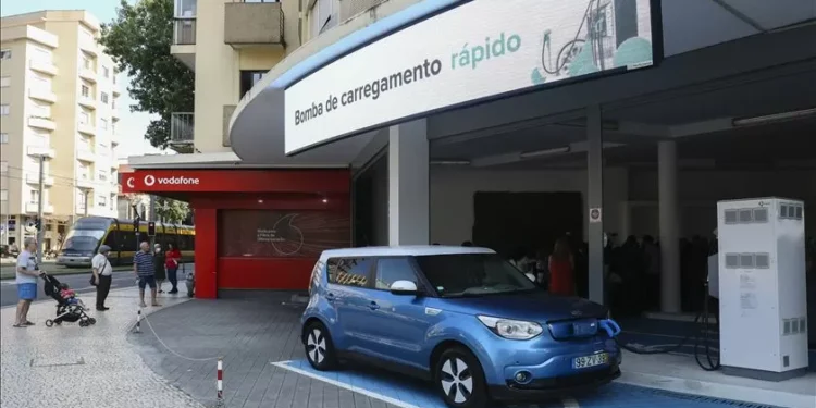 Veículos elétricos crescem acima dos 50% no primeiro mês do ano