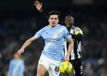 Manchester City defronta Arsenal na final da Taça da Liga