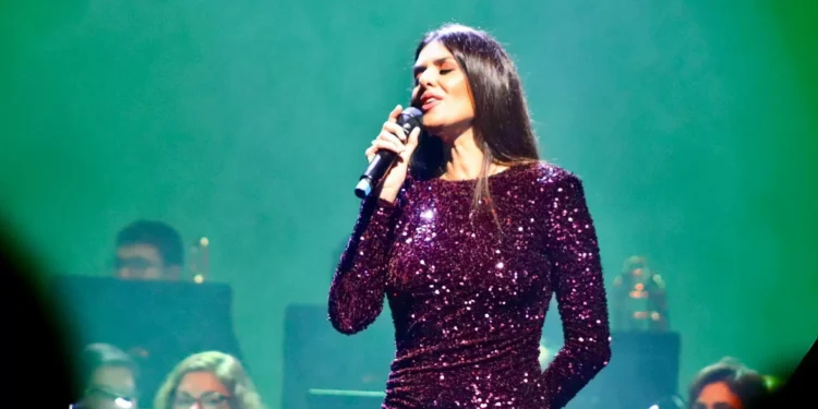 Cuca Roseta distinguida com a Ordem das Artes e Letras do Governo francês