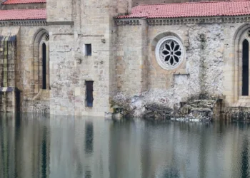 Diques do Mondego em risco. Cerca de 3.600 pessoas retiradas em Coimbra, Montemor-o-Velho e Soure