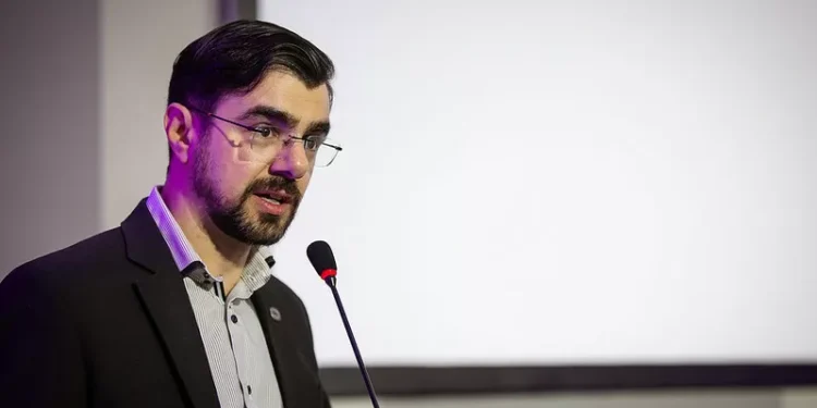 Tesouro IPCA longo reage e taxas avançam com apreensão sobre nomes no BC