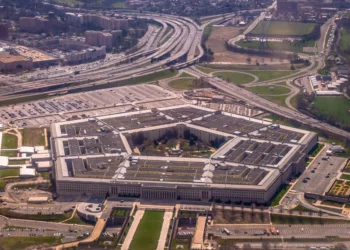 Quem controla a IA militar? Pentágono e Anthropic entram em um impasse