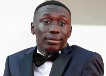 “Rei” do TikTok Khaby Lame licencia o seu gémeo digital em negócio milionário