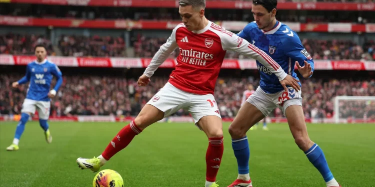 Arsenal tropeça em Brentford