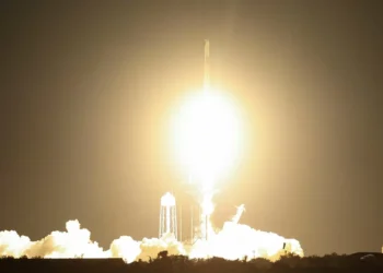 SpaceX passa a priorizar cidade autossustentável na Lua e adia plano para Marte