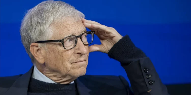 Bilionário Bill Gates diz “lamentar cada minuto” passado com Epstein
